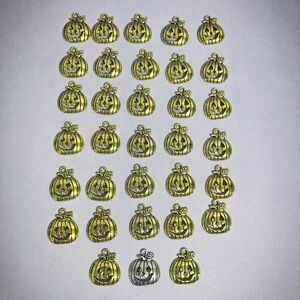 🎃 33pc Jack-O-Lantern Charms - Gold - Halloween Spooky - Bulk Set - NWOT